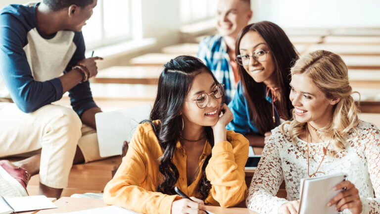 Quem diria que essas profissões esquecidas agora pagam até R$ 15 mil