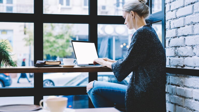 5 carreiras que pagam mais de R$ 10 mil e são ideais para quem sai do administrativo