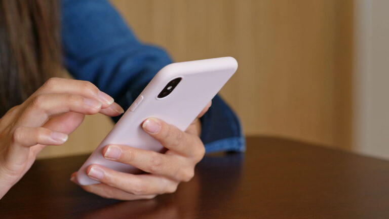 4 celulares até R$ 1.000 com baterias para 2 a 3 dias de uso